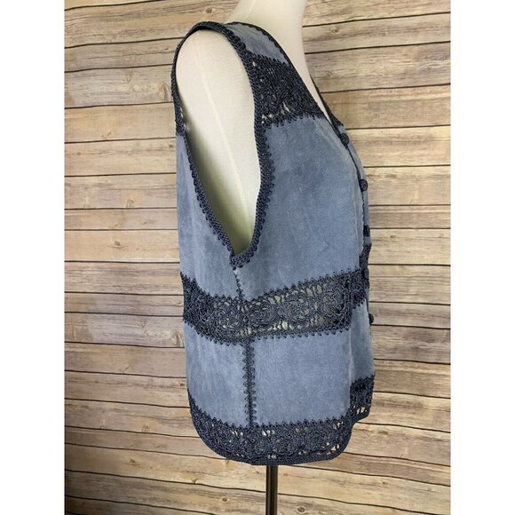 Fred Thomas Large Suede Leather Crocheted Vest - Picture 8 of 9